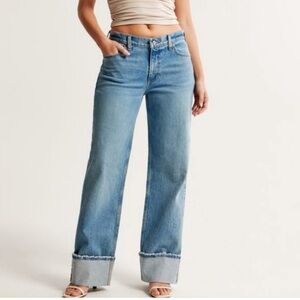 Abercrombie & Fitch The Baggy Low Rise Curve Love Jeans